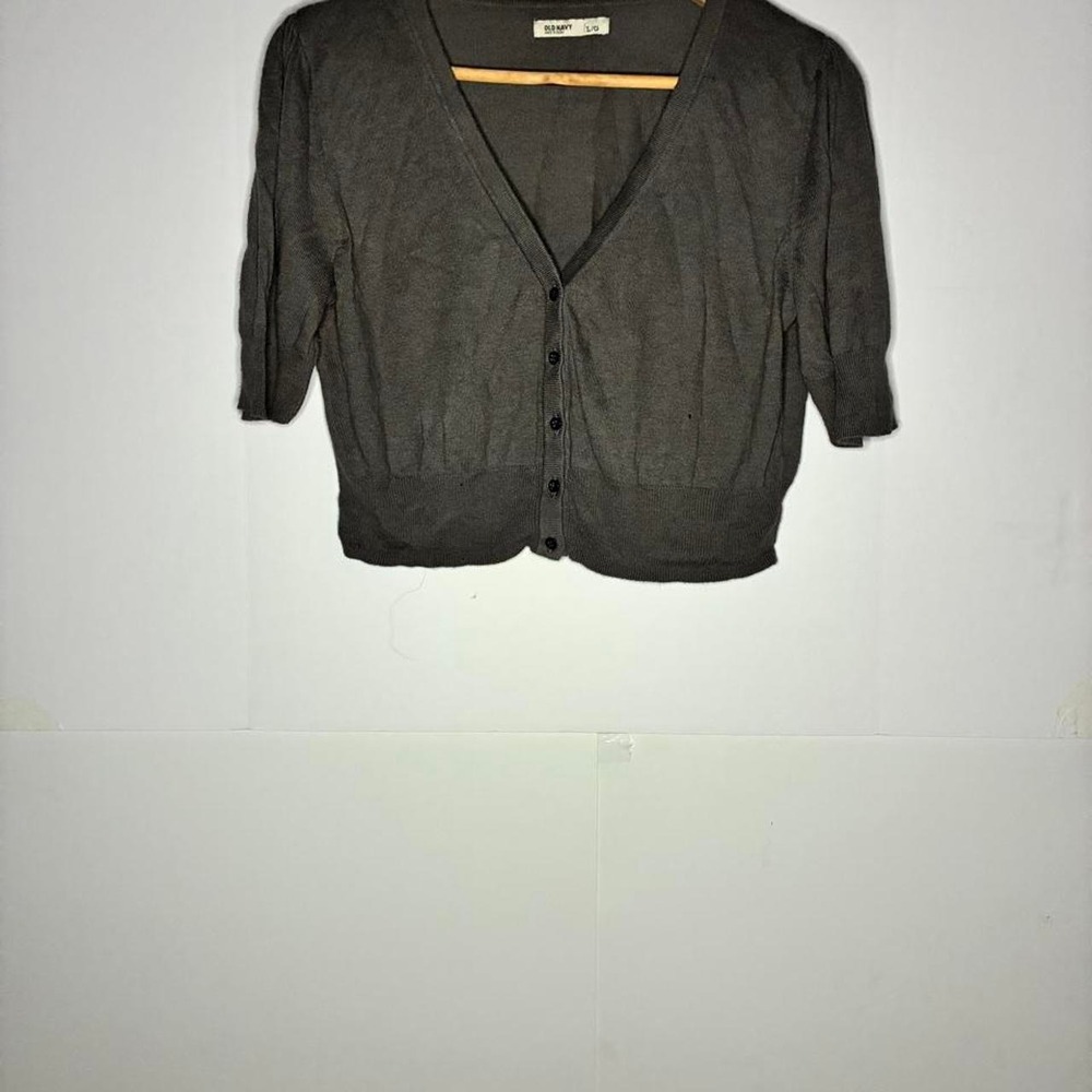 Old Navy gray cropped cardigan with button-up front, size L